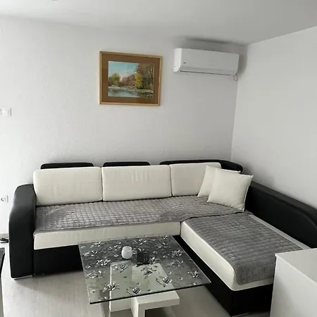 Marina Apartment *